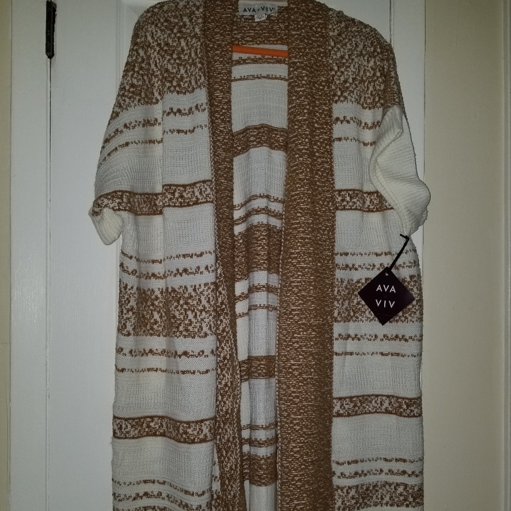 BRAND NEW: Tan and White Sweater/Duster